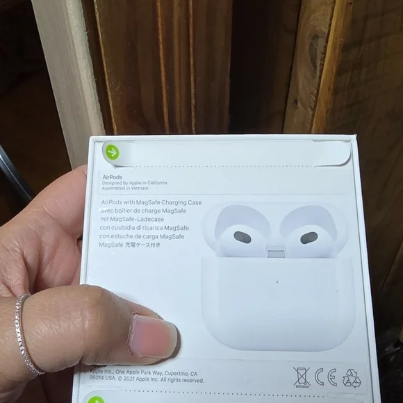Apple AirPods 3rd Gen in White